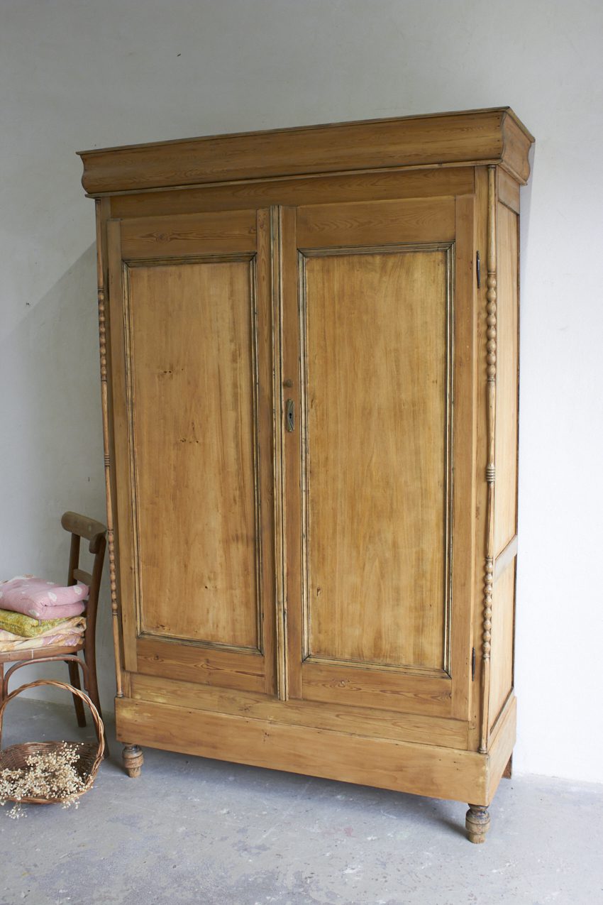 11031-1---Vintage-demontabele-kast-met-paneeldeuren---Firma-Zoethout-01