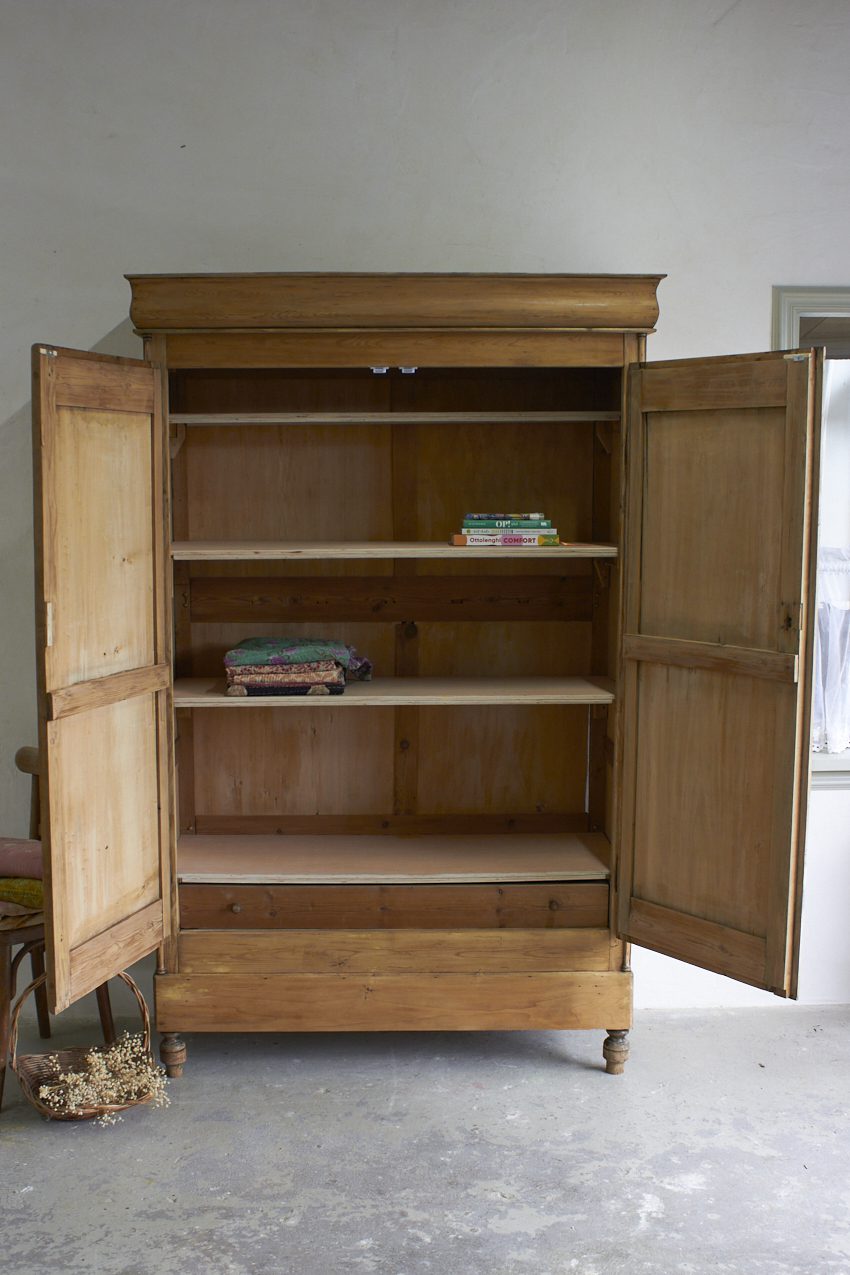 11031-1---Vintage-demontabele-kast-met-paneeldeuren---Firma-Zoethout-06