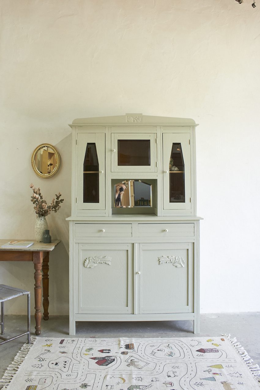 10975-1---Vintage-buffetkast-en-of-commode-in-Voorjaar-kleur---Firma-Zoethout-02