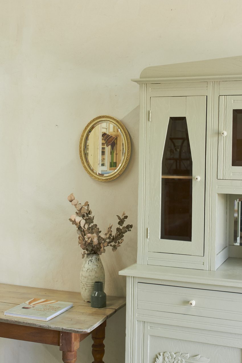 10975-1---Vintage-buffetkast-en-of-commode-in-Voorjaar-kleur---Firma-Zoethout-03