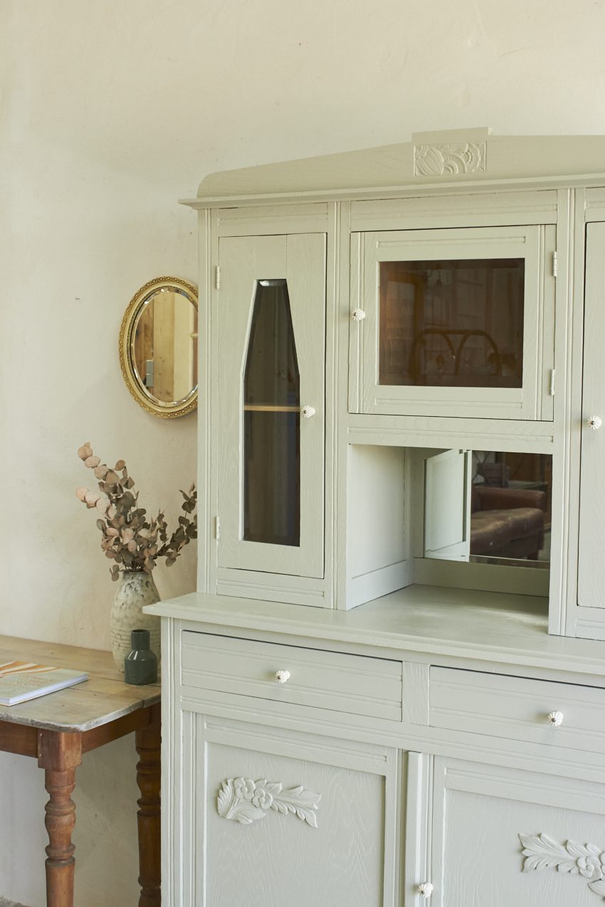 10975-1---Vintage-buffetkast-en-of-commode-in-Voorjaar-kleur---Firma-Zoethout-05