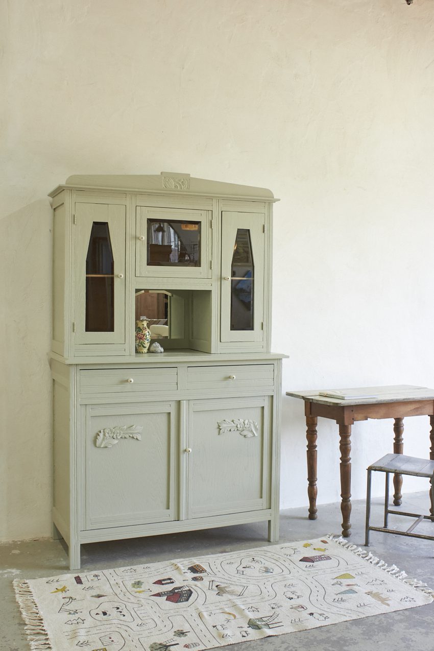 10975-1---Vintage-buffetkast-en-of-commode-in-Voorjaar-kleur---Firma-Zoethout-09