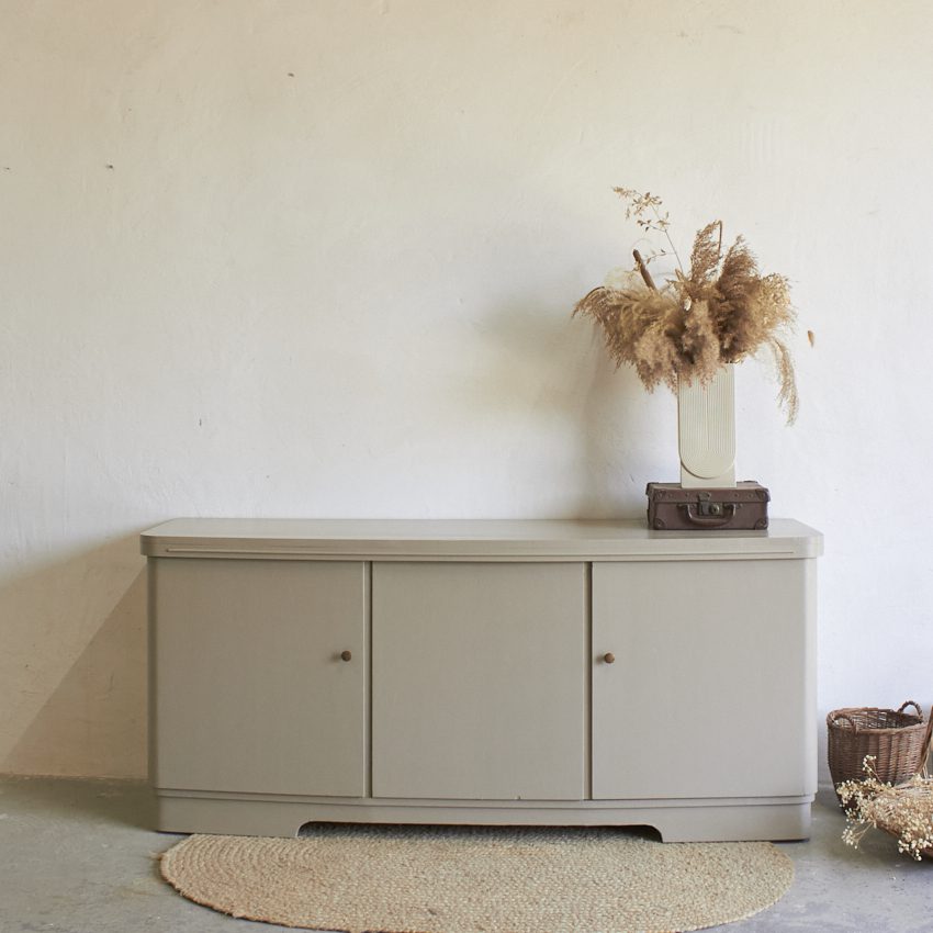 11038-1-Vintage-dressoir-in-Amandel-kleur-Firma-Zoethout-00.jpg