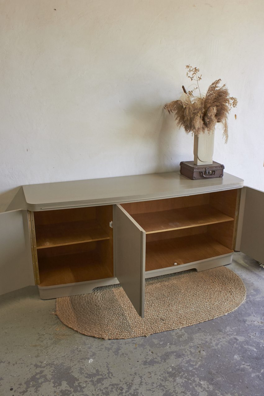 11038-1---Vintage-dressoir-in-Amandel-kleur---Firma-Zoethout-010