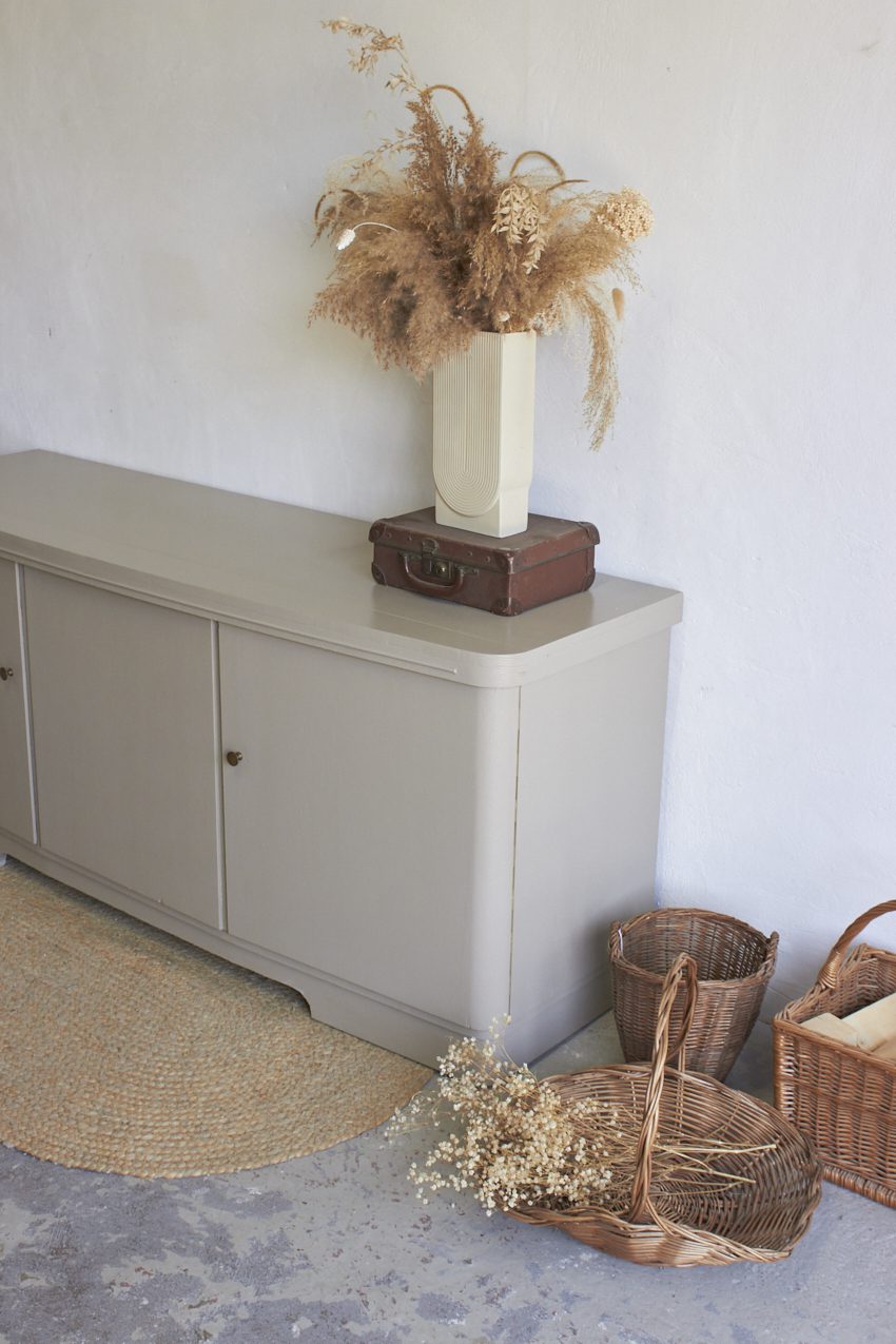 11038-1---Vintage-dressoir-in-Amandel-kleur---Firma-Zoethout-02