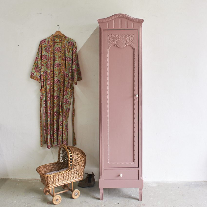 11042---Vintage-kast-met-1-deur-in-de-kleur-Bes---Firma-Zoethout-0
