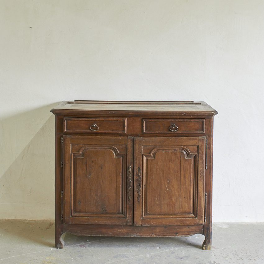 2615 vintage commode